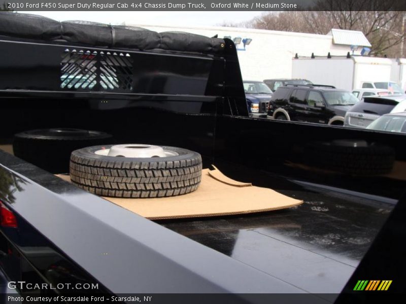 Oxford White / Medium Stone 2010 Ford F450 Super Duty Regular Cab 4x4 Chassis Dump Truck