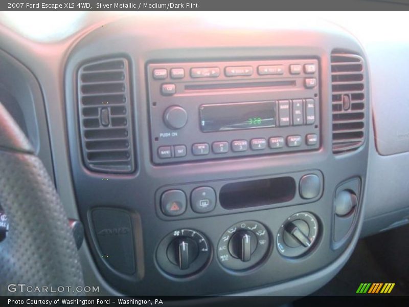 Silver Metallic / Medium/Dark Flint 2007 Ford Escape XLS 4WD