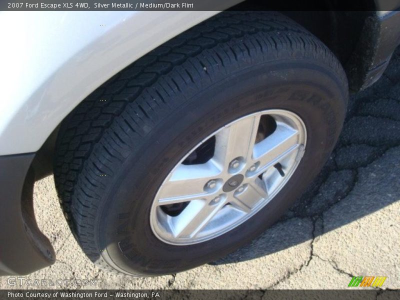 Silver Metallic / Medium/Dark Flint 2007 Ford Escape XLS 4WD