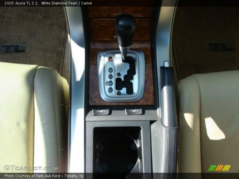 White Diamond Pearl / Camel 2005 Acura TL 3.2