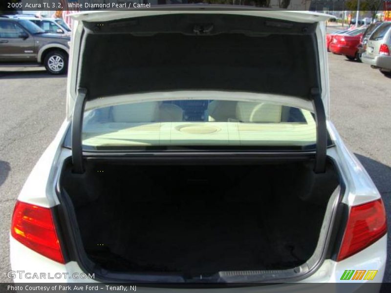 White Diamond Pearl / Camel 2005 Acura TL 3.2