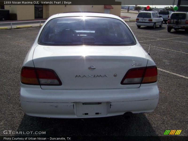 Icelandic Pearl / Beige 1999 Nissan Maxima GLE