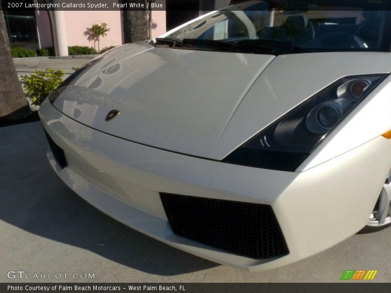 Pearl White / Blue 2007 Lamborghini Gallardo Spyder