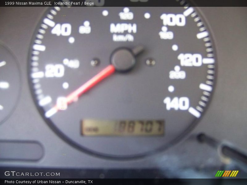 Icelandic Pearl / Beige 1999 Nissan Maxima GLE