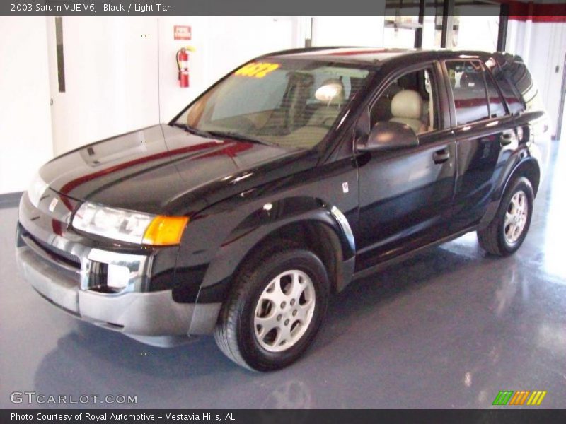 Black / Light Tan 2003 Saturn VUE V6