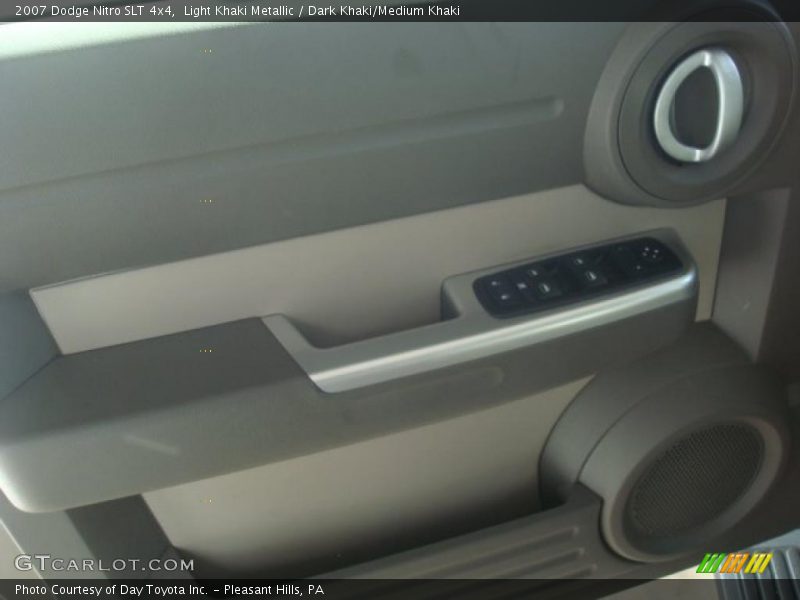Light Khaki Metallic / Dark Khaki/Medium Khaki 2007 Dodge Nitro SLT 4x4