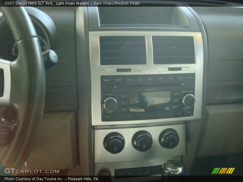 Light Khaki Metallic / Dark Khaki/Medium Khaki 2007 Dodge Nitro SLT 4x4