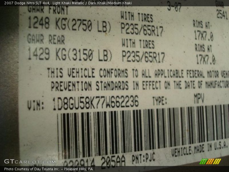 Light Khaki Metallic / Dark Khaki/Medium Khaki 2007 Dodge Nitro SLT 4x4