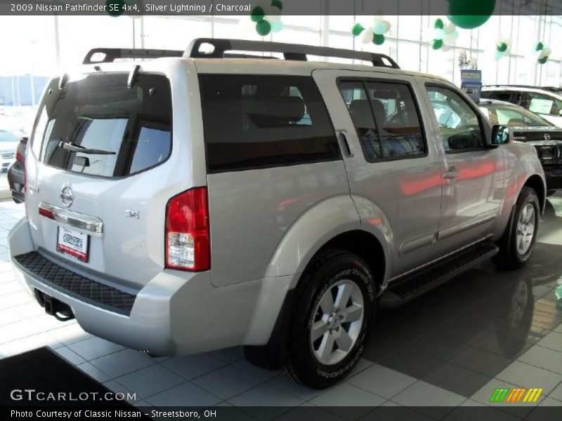 Silver Lightning / Charcoal 2009 Nissan Pathfinder SE 4x4