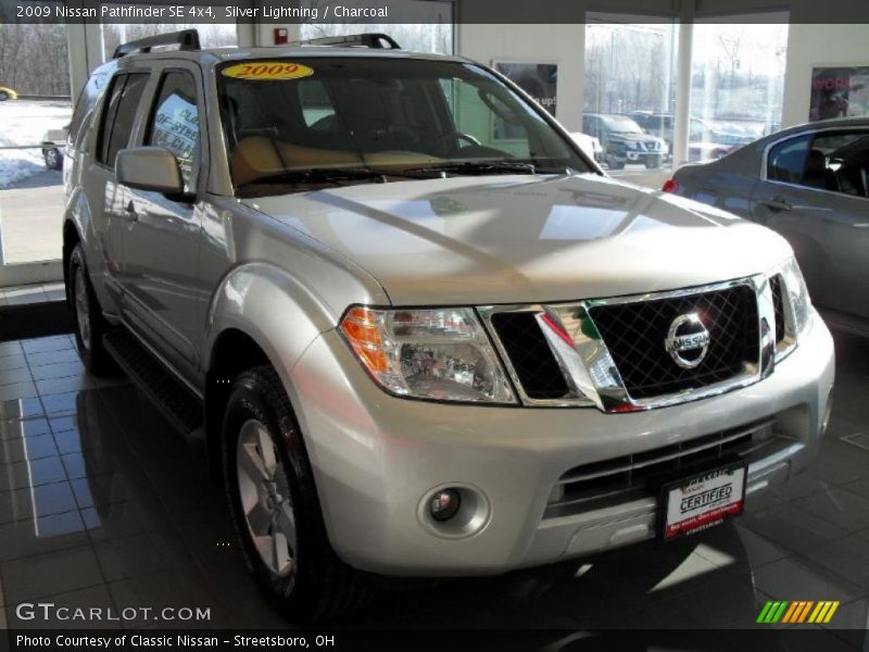 Silver Lightning / Charcoal 2009 Nissan Pathfinder SE 4x4