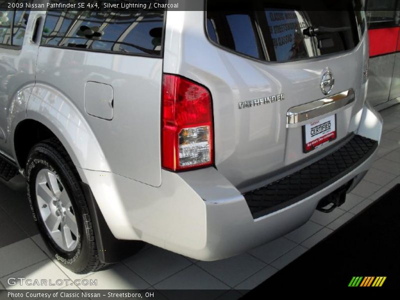 Silver Lightning / Charcoal 2009 Nissan Pathfinder SE 4x4