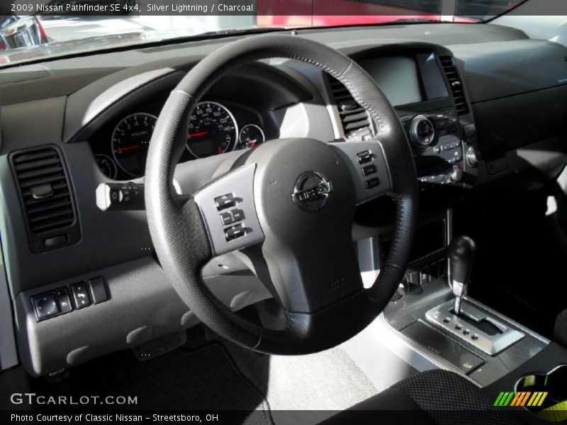 Silver Lightning / Charcoal 2009 Nissan Pathfinder SE 4x4