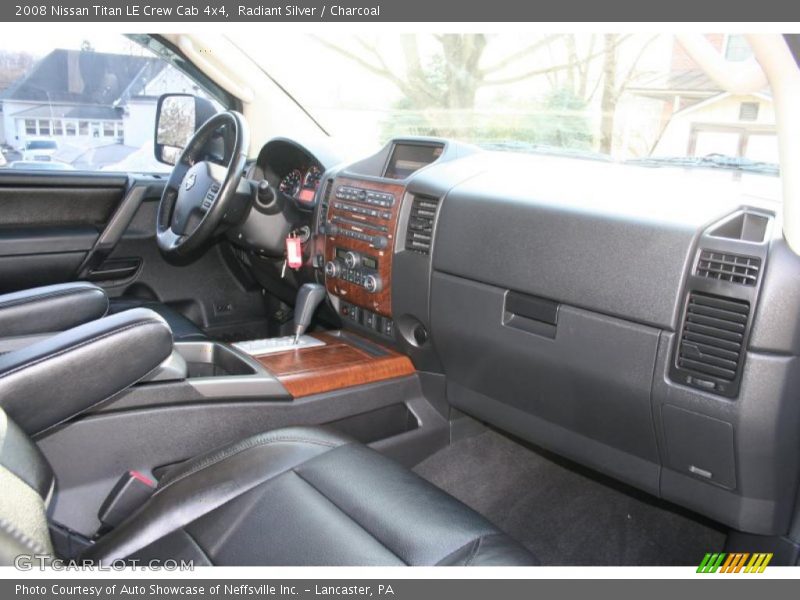 Radiant Silver / Charcoal 2008 Nissan Titan LE Crew Cab 4x4