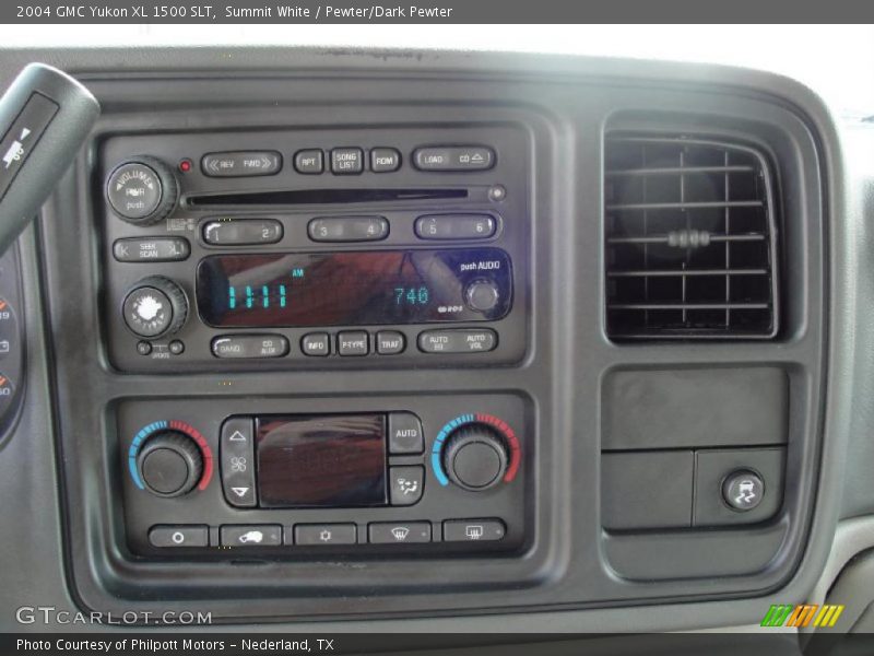 Summit White / Pewter/Dark Pewter 2004 GMC Yukon XL 1500 SLT