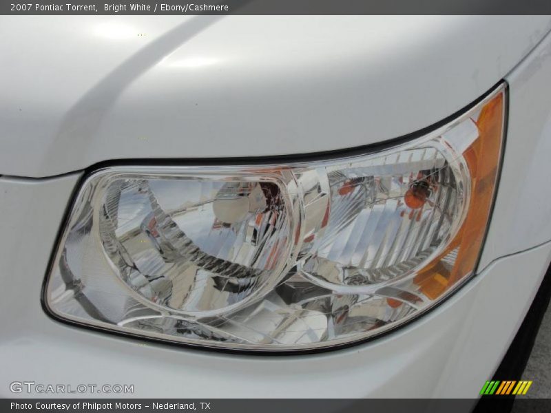 Bright White / Ebony/Cashmere 2007 Pontiac Torrent
