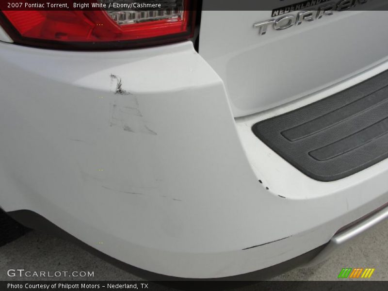 Bright White / Ebony/Cashmere 2007 Pontiac Torrent