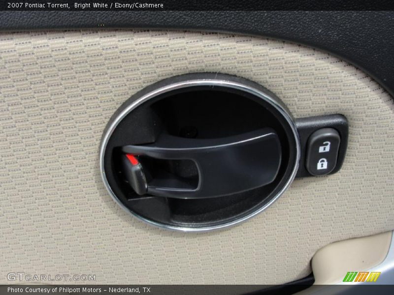 Bright White / Ebony/Cashmere 2007 Pontiac Torrent