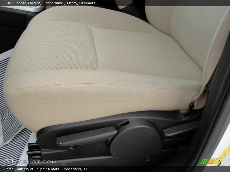 Bright White / Ebony/Cashmere 2007 Pontiac Torrent