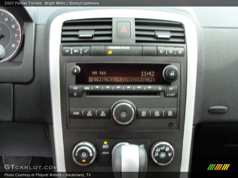 Bright White / Ebony/Cashmere 2007 Pontiac Torrent