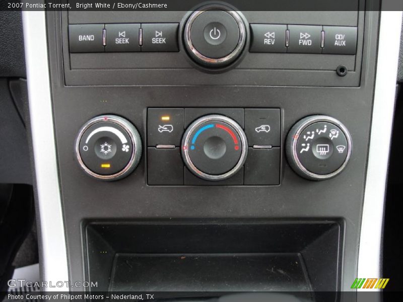 Bright White / Ebony/Cashmere 2007 Pontiac Torrent