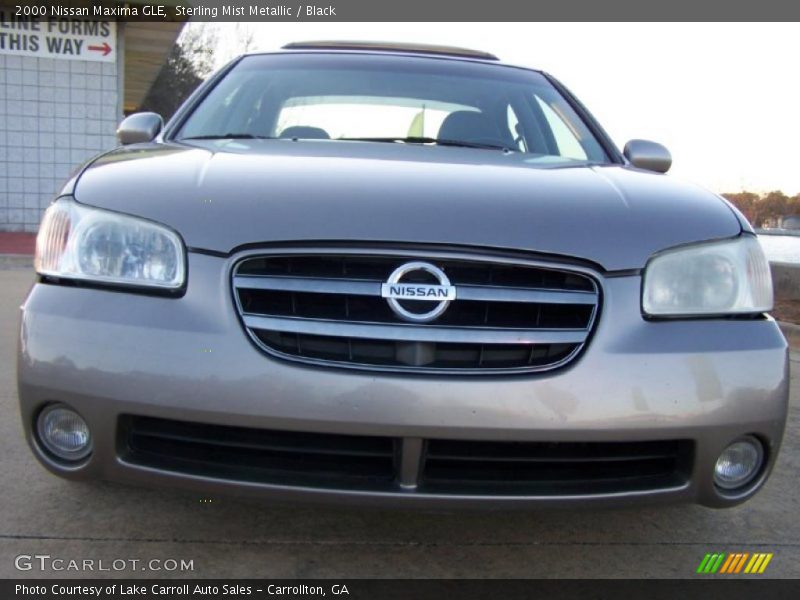 Sterling Mist Metallic / Black 2000 Nissan Maxima GLE