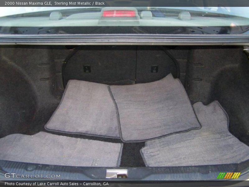 Sterling Mist Metallic / Black 2000 Nissan Maxima GLE