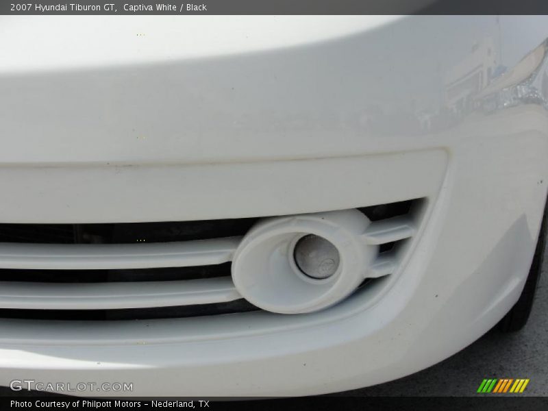 Captiva White / Black 2007 Hyundai Tiburon GT