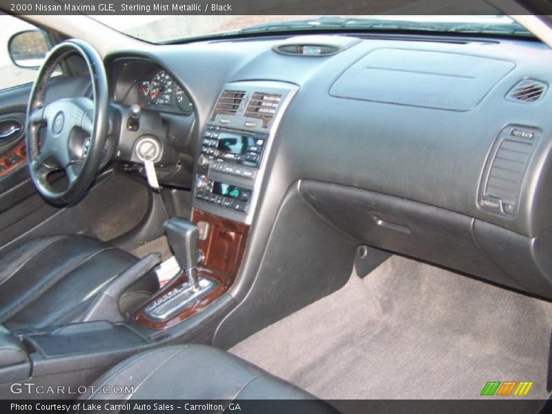 Sterling Mist Metallic / Black 2000 Nissan Maxima GLE