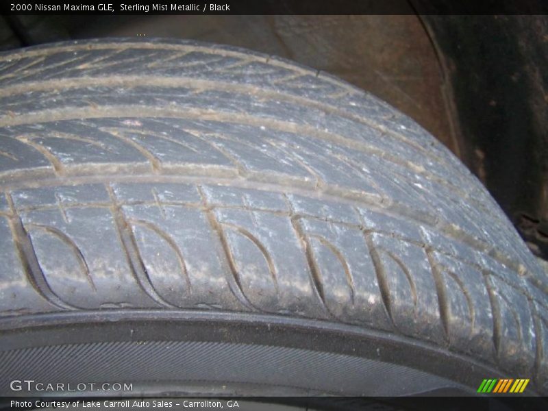 Sterling Mist Metallic / Black 2000 Nissan Maxima GLE