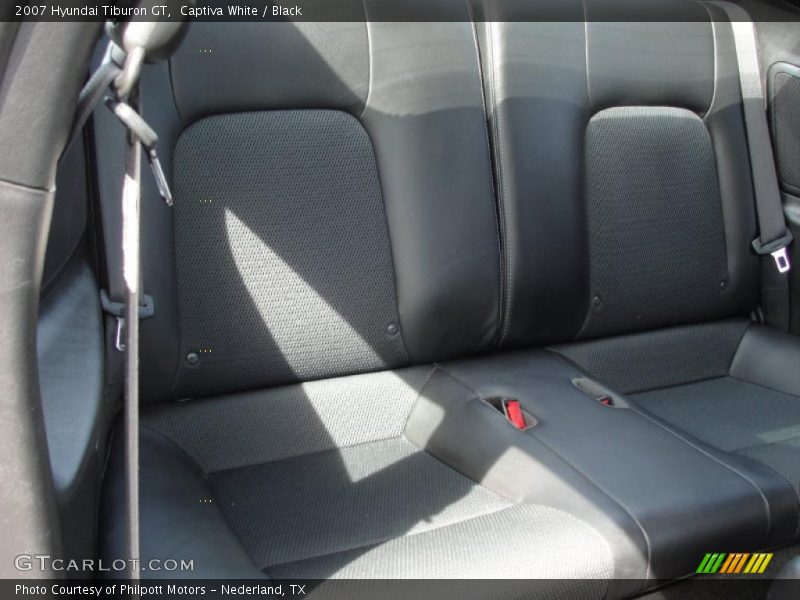 Captiva White / Black 2007 Hyundai Tiburon GT