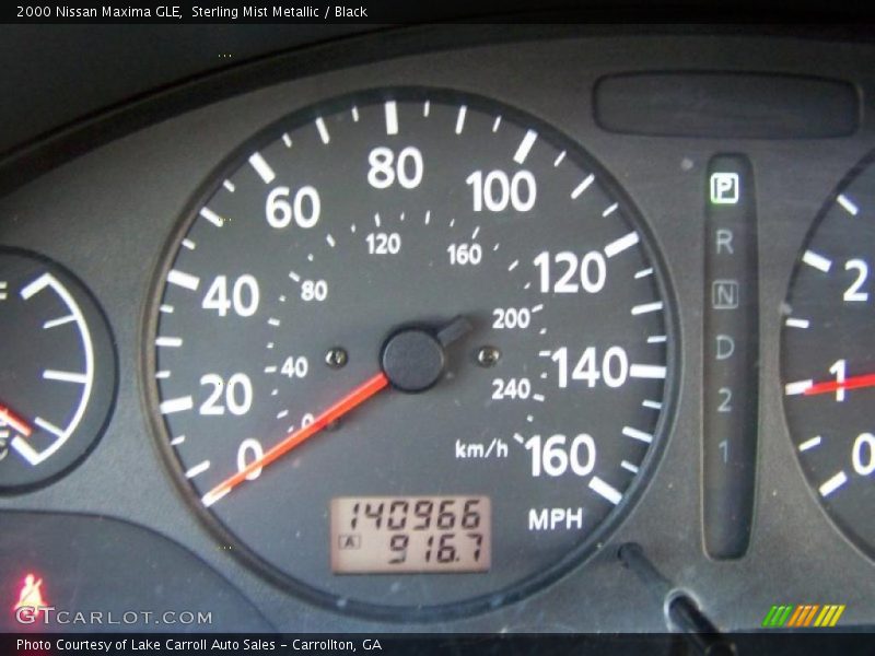 Sterling Mist Metallic / Black 2000 Nissan Maxima GLE