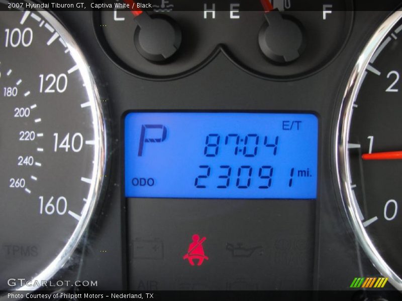 Captiva White / Black 2007 Hyundai Tiburon GT