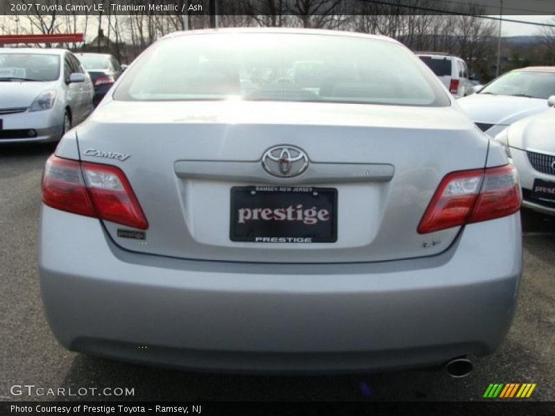 Titanium Metallic / Ash 2007 Toyota Camry LE