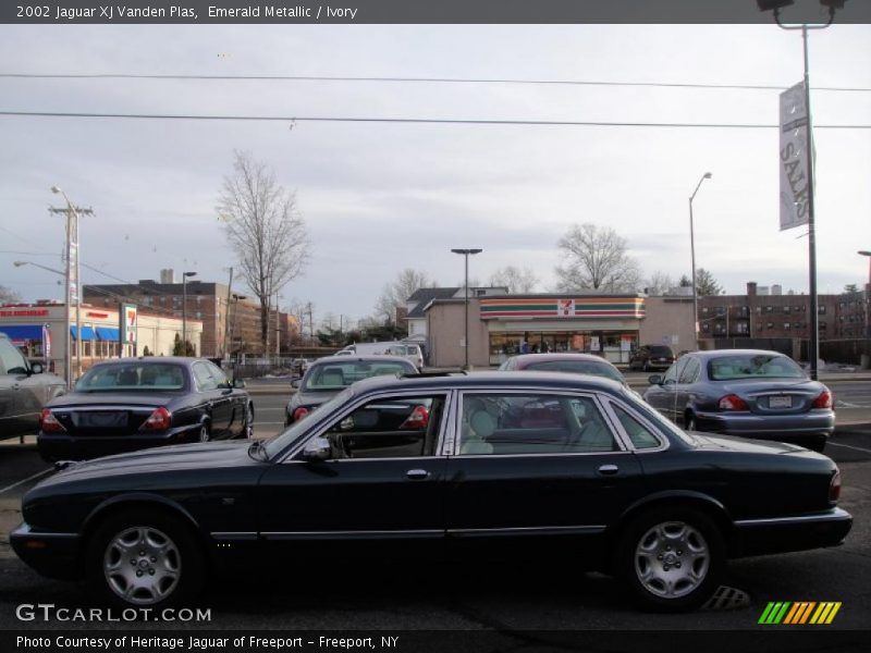 Emerald Metallic / Ivory 2002 Jaguar XJ Vanden Plas
