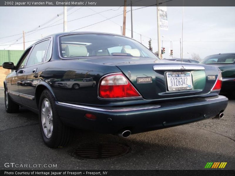 Emerald Metallic / Ivory 2002 Jaguar XJ Vanden Plas