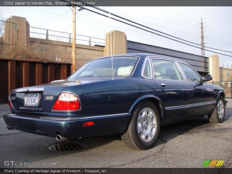 Emerald Metallic / Ivory 2002 Jaguar XJ Vanden Plas