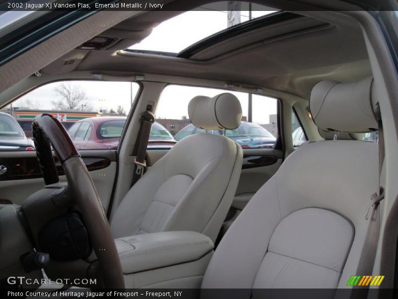 Emerald Metallic / Ivory 2002 Jaguar XJ Vanden Plas