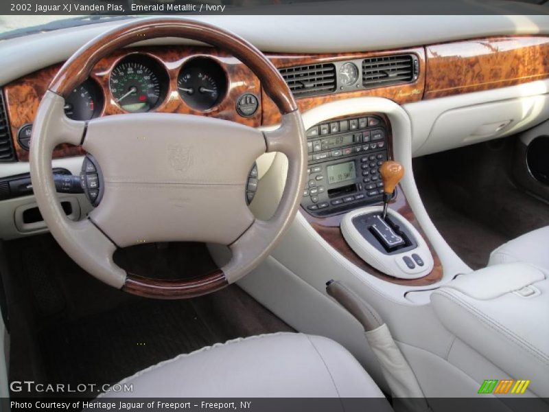 Emerald Metallic / Ivory 2002 Jaguar XJ Vanden Plas