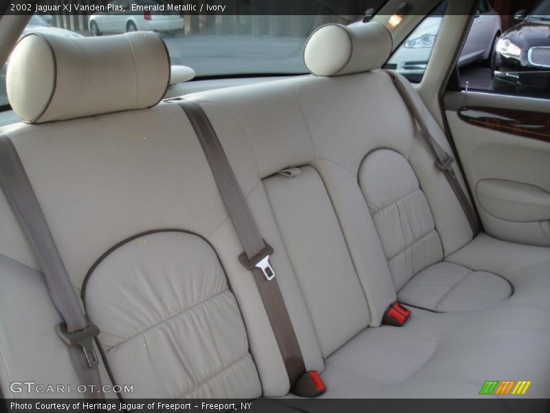 Emerald Metallic / Ivory 2002 Jaguar XJ Vanden Plas