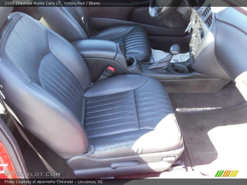 Victory Red / Ebony 2005 Chevrolet Monte Carlo LT