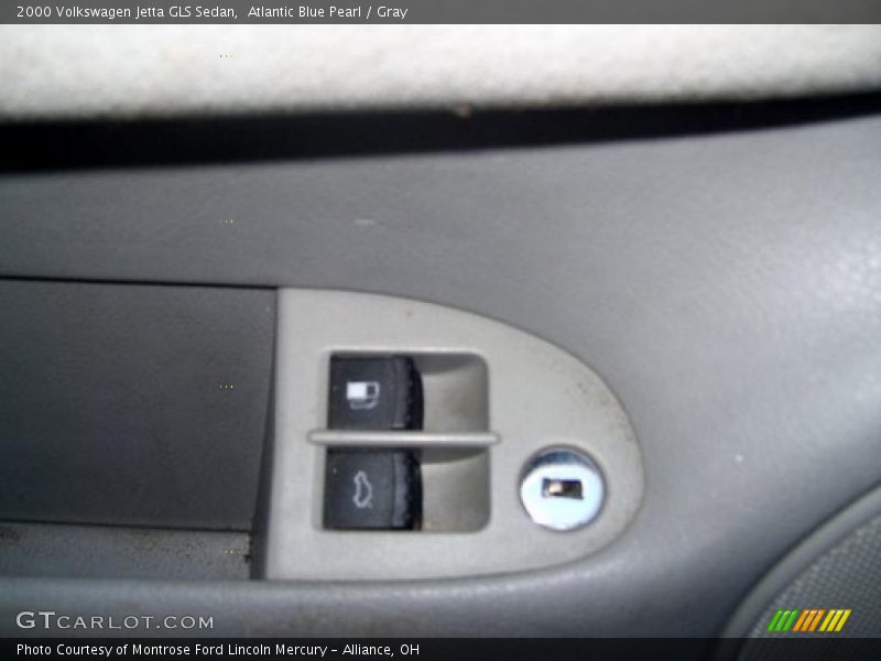 Atlantic Blue Pearl / Gray 2000 Volkswagen Jetta GLS Sedan