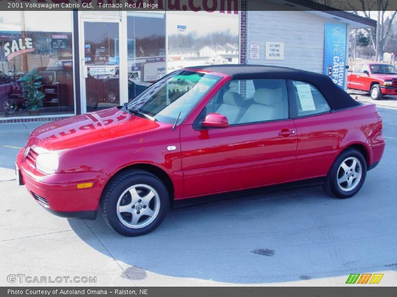 Tornado Red / Beige 2001 Volkswagen Cabrio GLS