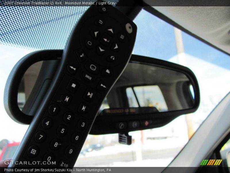 Moondust Metallic / Light Gray 2007 Chevrolet TrailBlazer LS 4x4