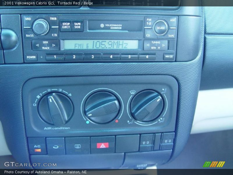 Tornado Red / Beige 2001 Volkswagen Cabrio GLS