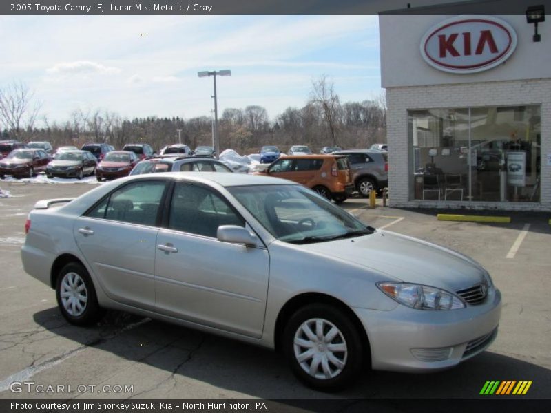 Lunar Mist Metallic / Gray 2005 Toyota Camry LE