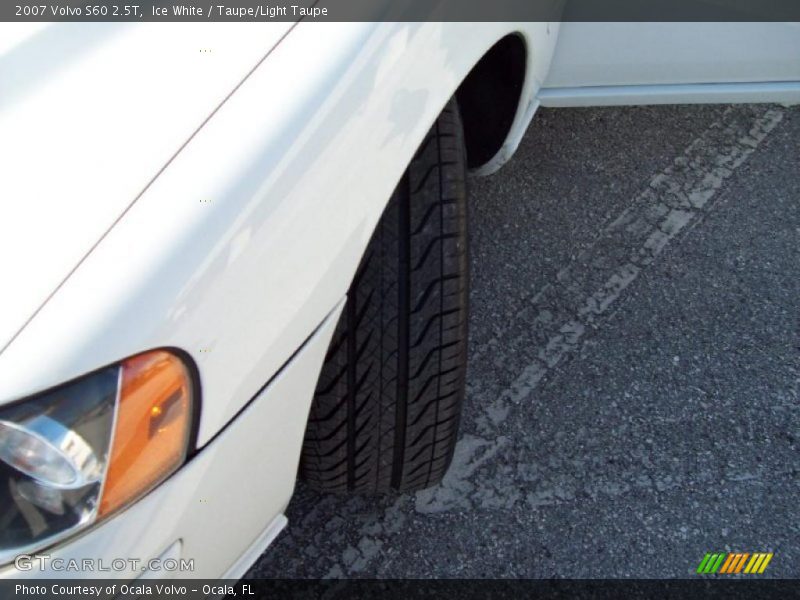 Ice White / Taupe/Light Taupe 2007 Volvo S60 2.5T