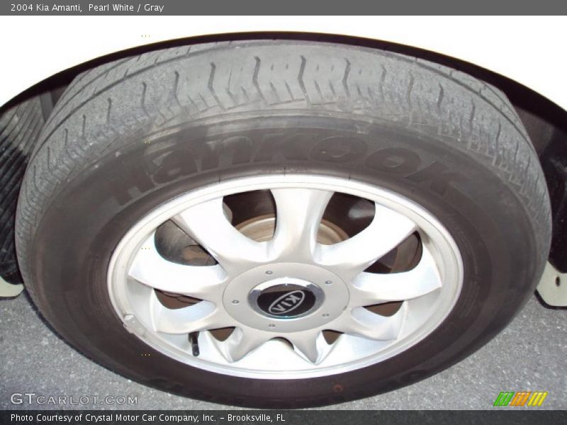 Pearl White / Gray 2004 Kia Amanti