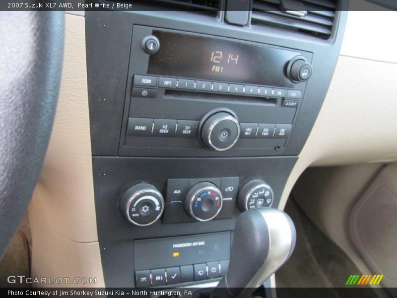 Pearl White / Beige 2007 Suzuki XL7 AWD