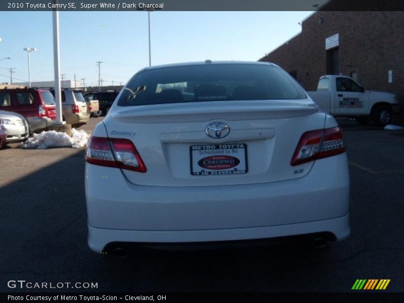 Super White / Dark Charcoal 2010 Toyota Camry SE