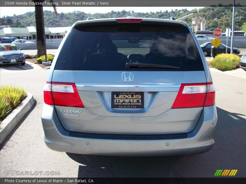 Silver Pearl Metallic / Ivory 2006 Honda Odyssey Touring